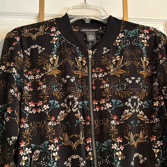 Chelsea & Theodore light jacket - Picture 2 of 5